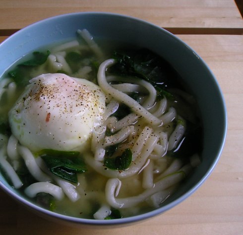 udon-with-spinach-and-egg