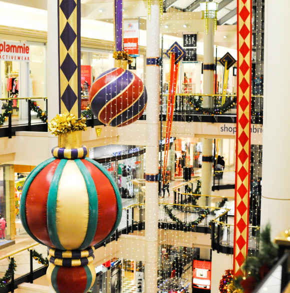 Shiny CambridgeSide Galleria Holiday Decorations